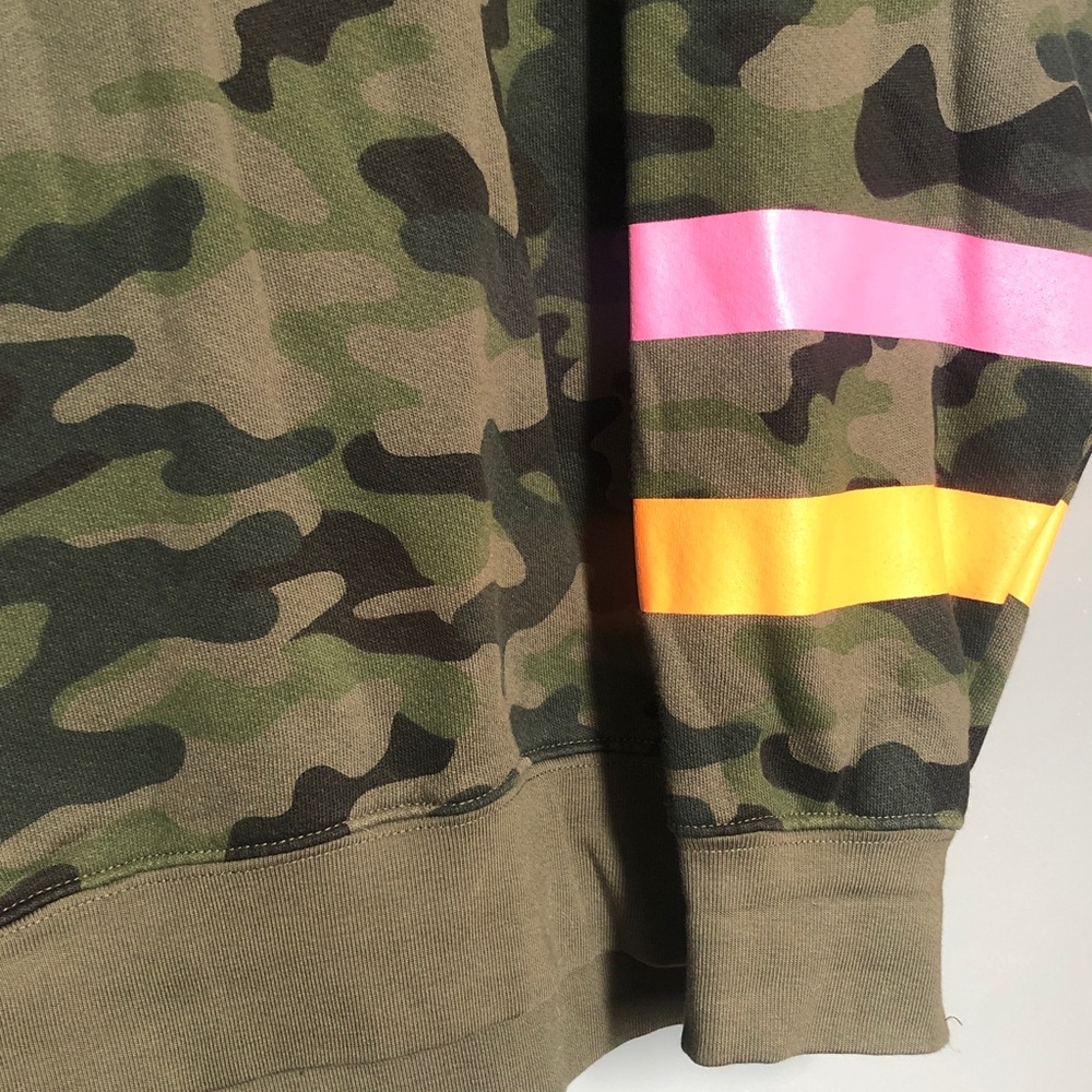 Sundry Camouflage Crewneck Sweatshirt Medium with Neon Pink and Orange Stripes - Picture 3 of 7